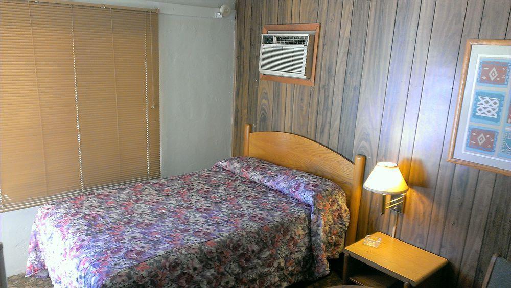 Belle Aire Motel Globe Exterior photo